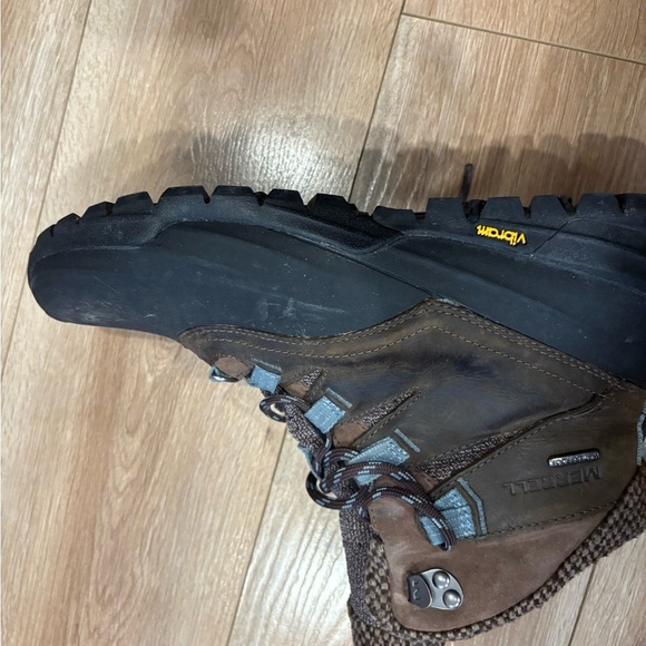 Merrell Brown and Black hiking waterproof Boots with Fuzzy Lining - Picture 10 of 14
